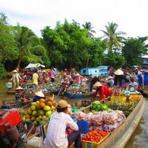 Day 2: Chau Doc Market – Cham Village – Nui Sam Lodge