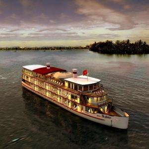 Northern Thailand Cruise, Thailand Cuise, Laos Cruise, Bangkok, Chiang Rai, Pakbeng, Luang Prabang, Wat Po, almsgiving in Luang Prabang, Living Crafts Centre in Luang Prabang