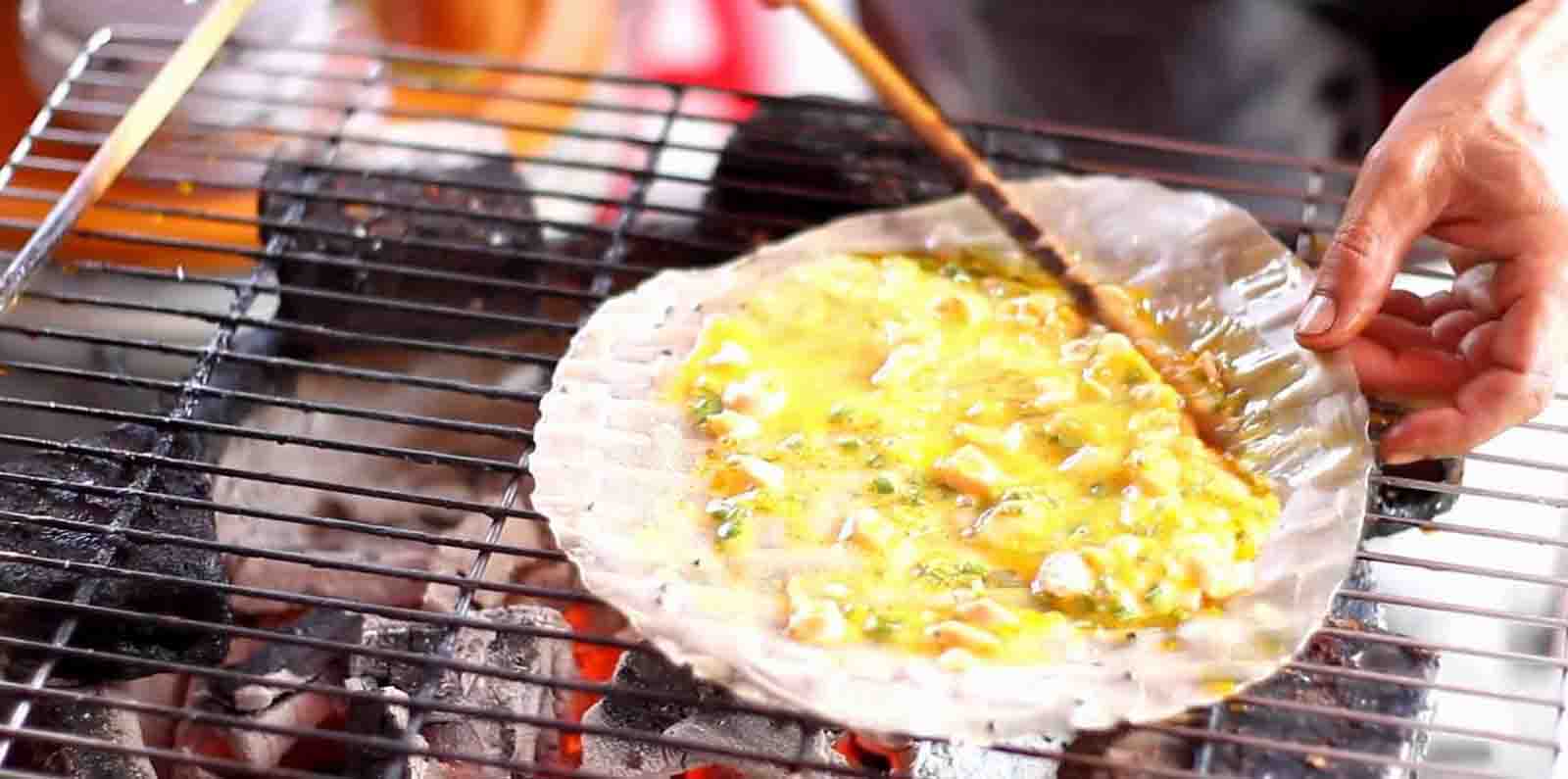 “Vietnamese Pizza” – A must-try street food of Da Lat