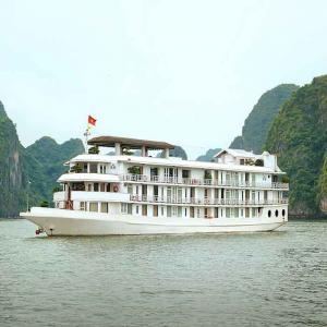 La Vela Premium Cruise - La Vela Premium Cruise, hotel in Halong Bay