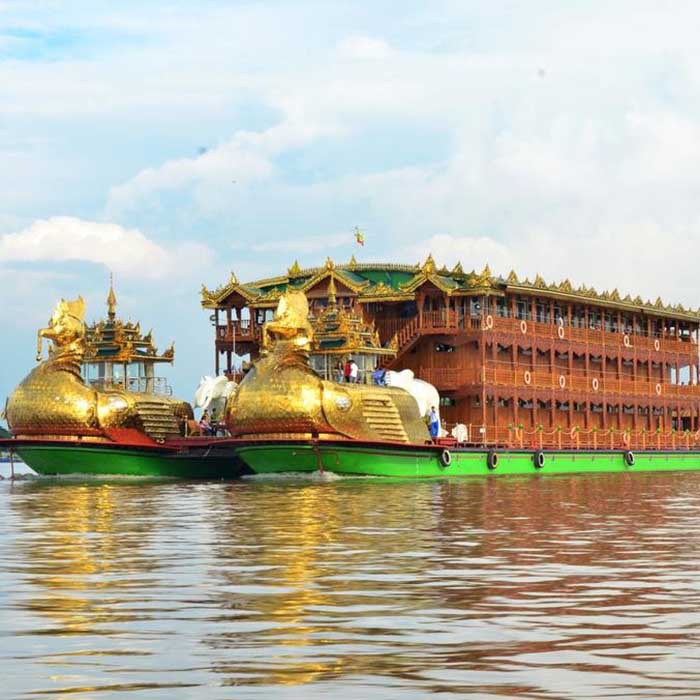 Karaweik Mobile Hotel, hotel in Mandalay Karaweik Mobile Hotel