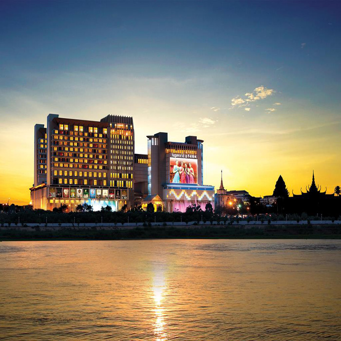 Naga World, Living in Phnom Penh, 5-star hotel NAGA WORLD